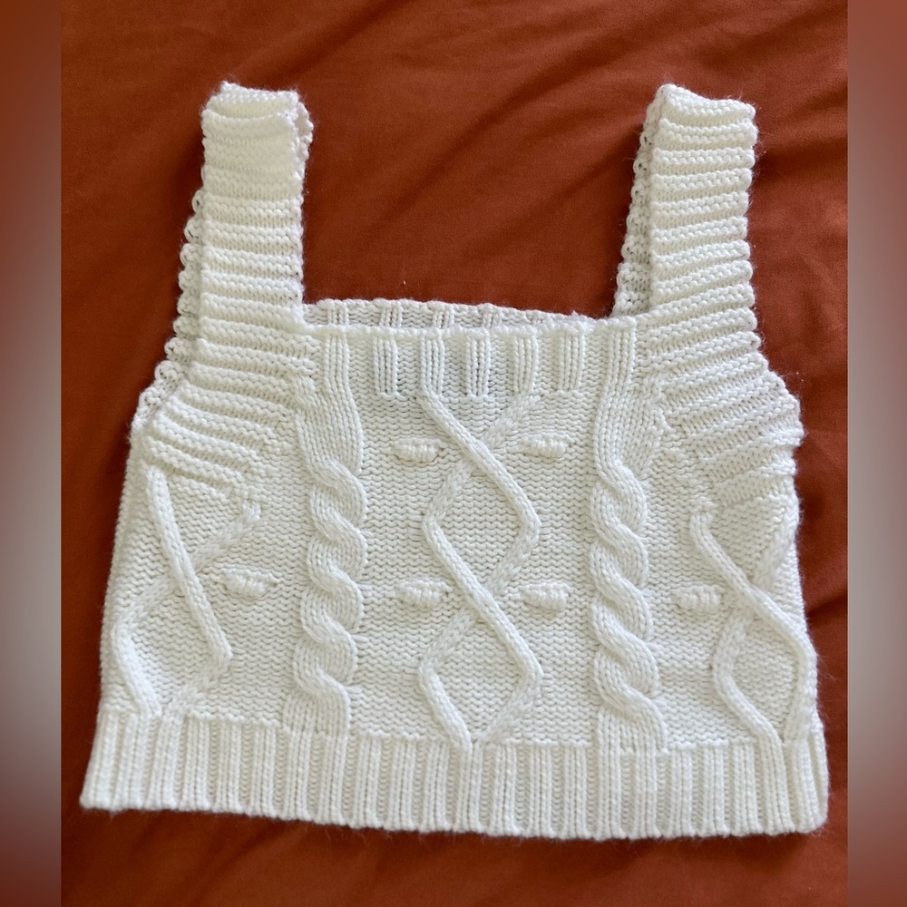 NWOT Kendall + Kylie white knit crop tank